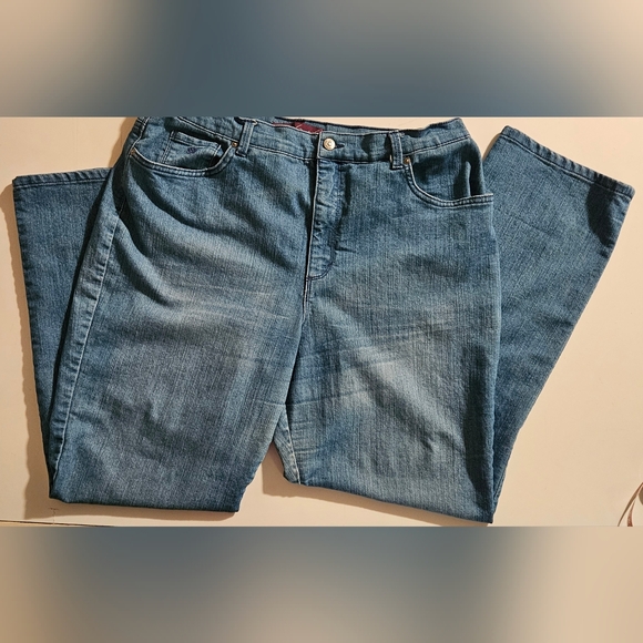Gloria Vanderbilt Stretch Denim Jeans - Picture 3 of 5